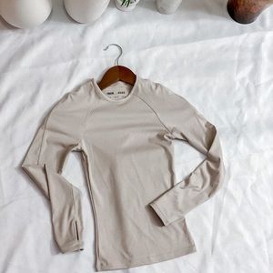 Long sleeve top lightweight compressive jersey